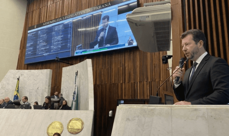 O que faz um Deputado Estadual? Atribuições, salário e onde atua